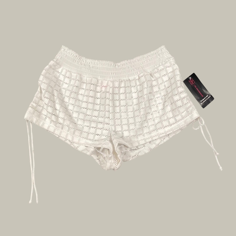 No Boundaries Womens White Pointelle Smocked Swim Boardshorts Large 11-13 NWT